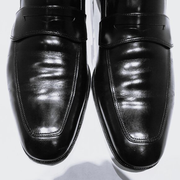 Salvatore Ferragamo Black Lavorazione Loafers in 10.5D main image 4